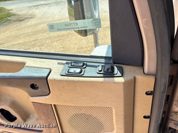 image for item ET7049 2011 Freightliner Coronado semi truck