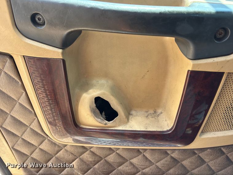 image for item ET7049 2011 Freightliner Coronado semi truck