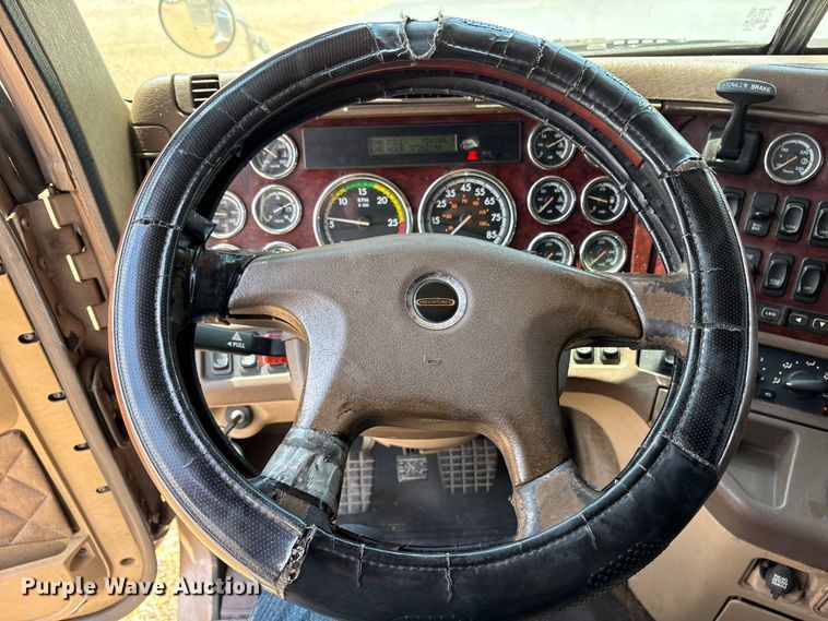 image for item ET7049 2011 Freightliner Coronado semi truck