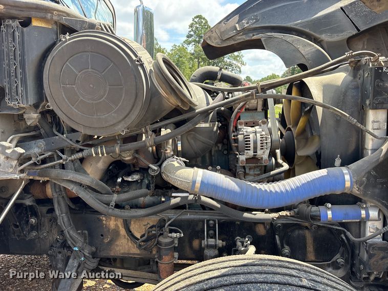 image for item ET7049 2011 Freightliner Coronado semi truck