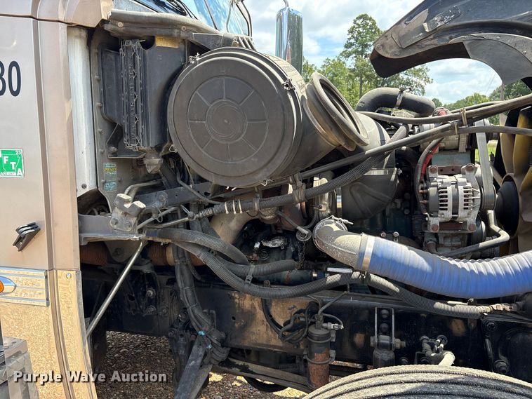 image for item ET7049 2011 Freightliner Coronado semi truck