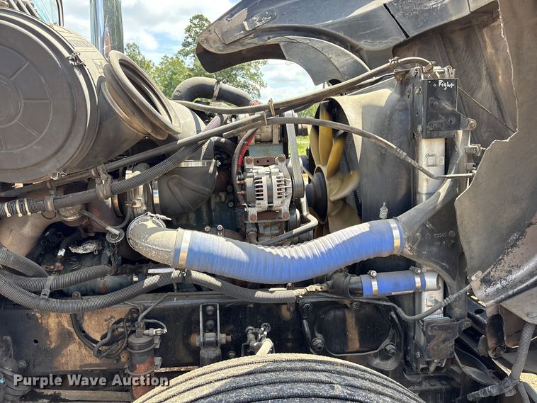 image for item ET7049 2011 Freightliner Coronado semi truck