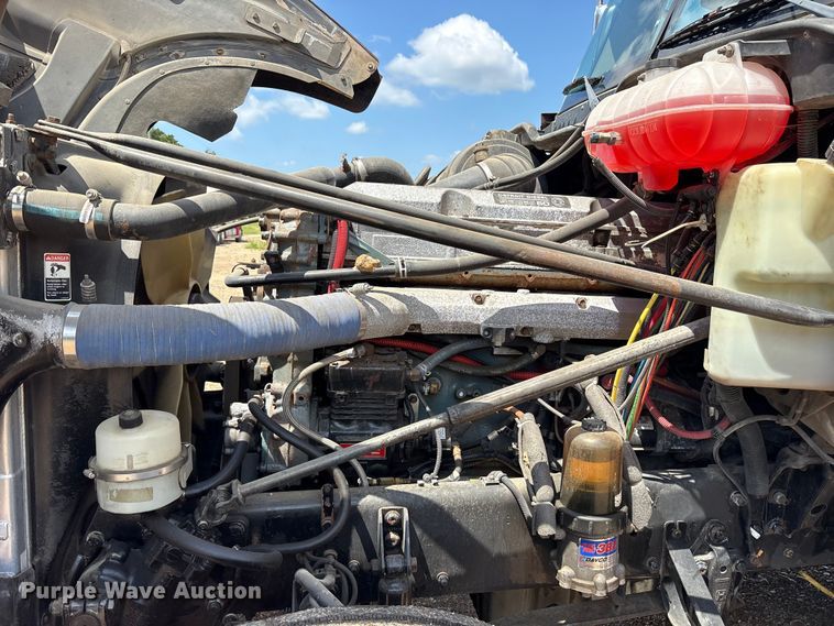 image for item ET7049 2011 Freightliner Coronado semi truck