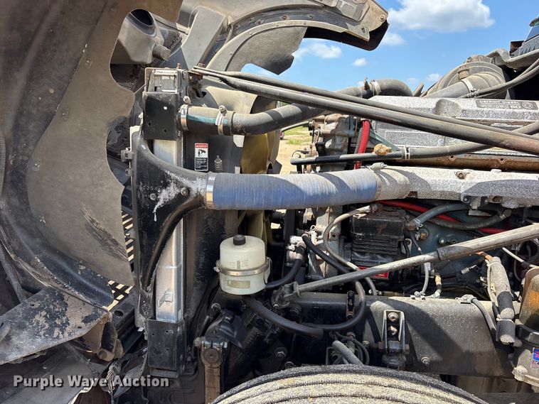 image for item ET7049 2011 Freightliner Coronado semi truck