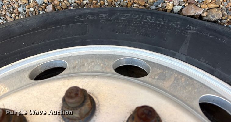 image for item ET7049 2011 Freightliner Coronado semi truck