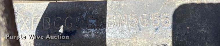 image for item ET7049 2011 Freightliner Coronado semi truck