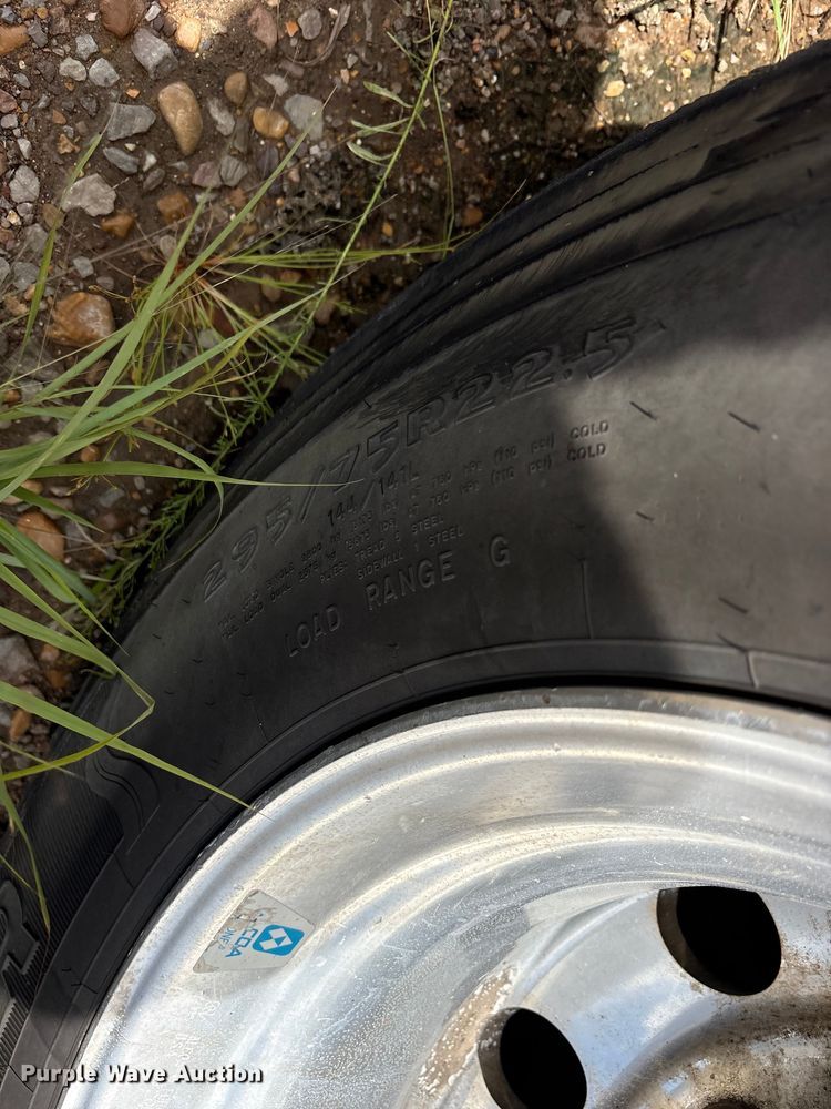 image for item ET7050 2013 Fontaine HCR5222WSA Revolution 52 flatbed trailer