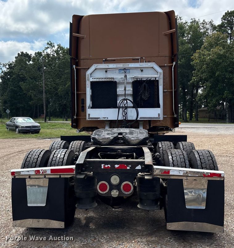 image for item ET7051 2012 Freightliner Coronado semi truck