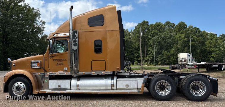 image for item ET7051 2012 Freightliner Coronado semi truck