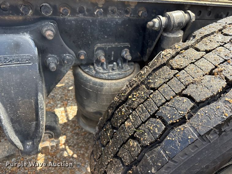 image for item ET7051 2012 Freightliner Coronado semi truck