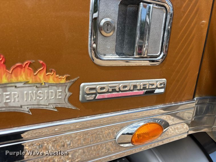 image for item ET7051 2012 Freightliner Coronado semi truck