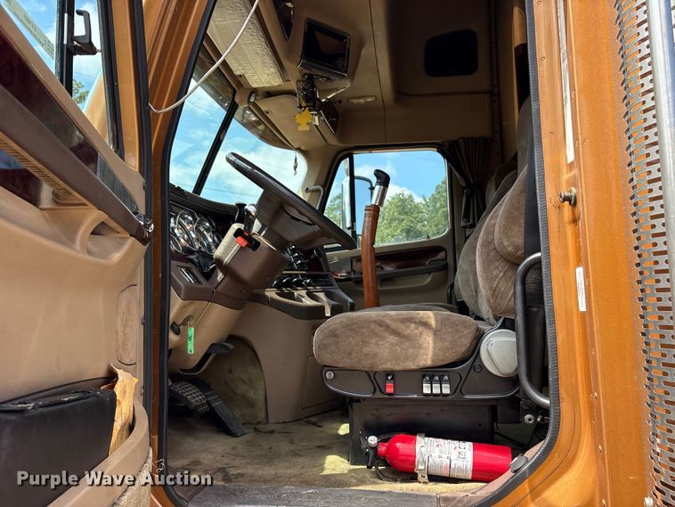 image for item ET7051 2012 Freightliner Coronado semi truck