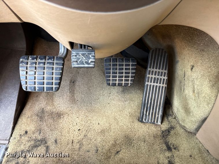 image for item ET7051 2012 Freightliner Coronado semi truck