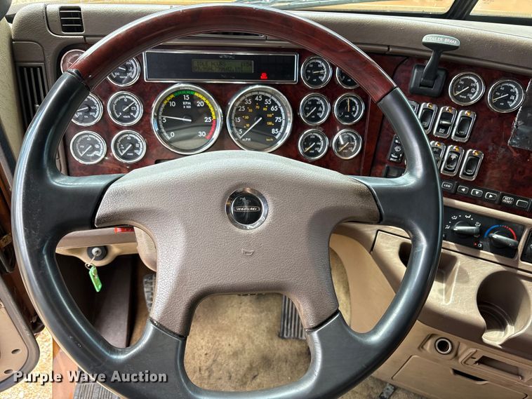 image for item ET7051 2012 Freightliner Coronado semi truck