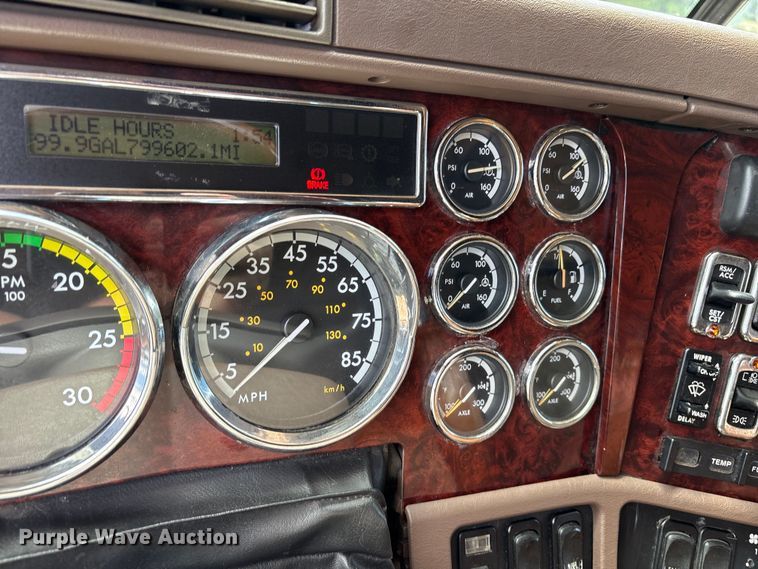 image for item ET7051 2012 Freightliner Coronado semi truck