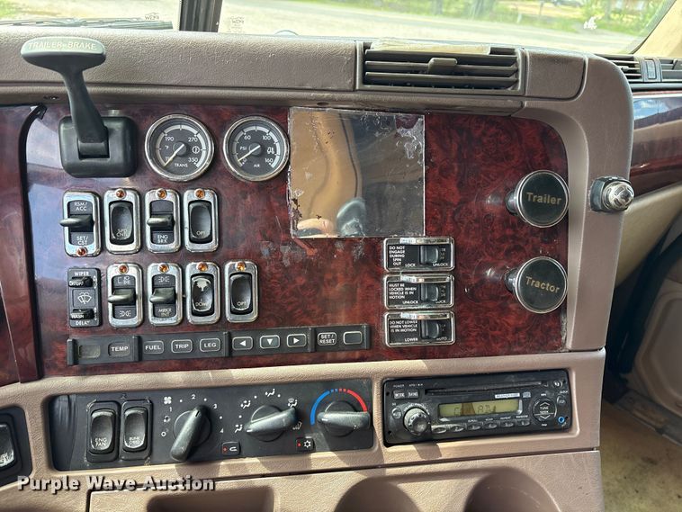 image for item ET7051 2012 Freightliner Coronado semi truck