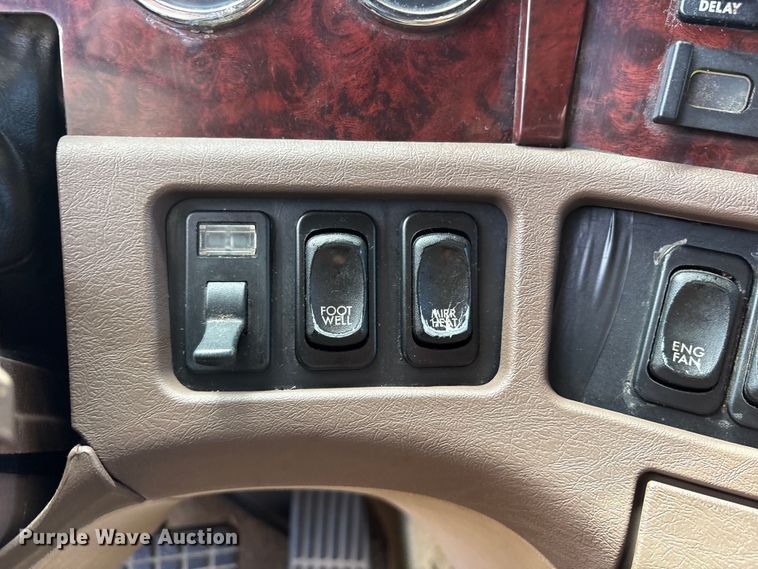 image for item ET7051 2012 Freightliner Coronado semi truck