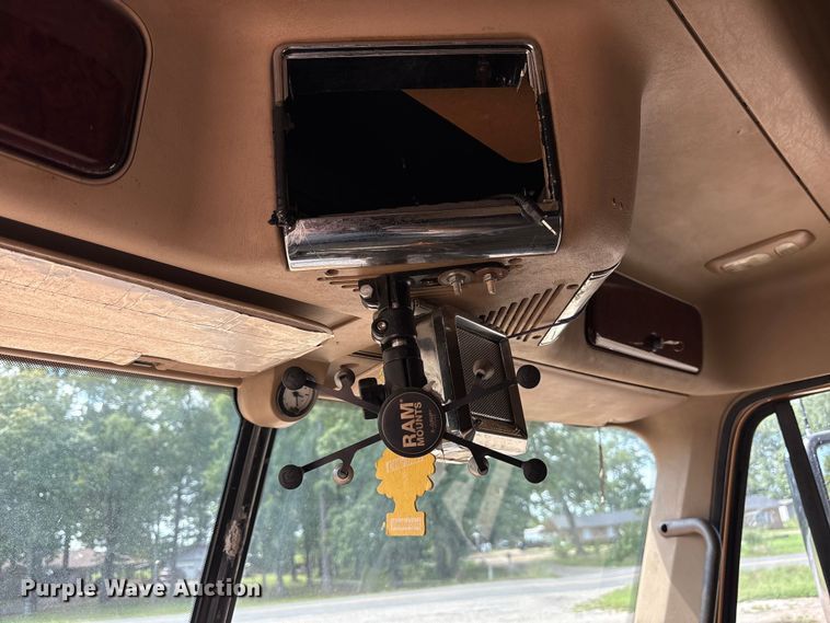 image for item ET7051 2012 Freightliner Coronado semi truck