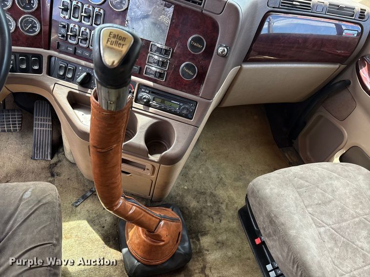 image for item ET7051 2012 Freightliner Coronado semi truck