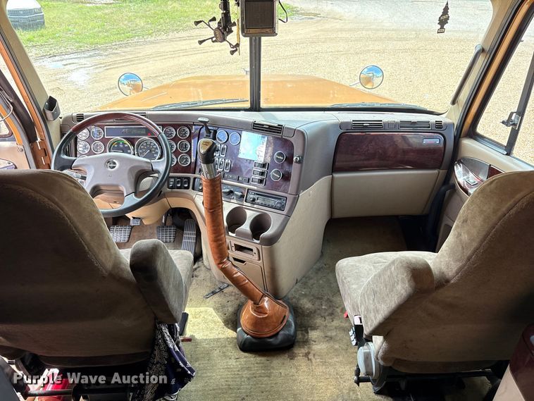 image for item ET7051 2012 Freightliner Coronado semi truck