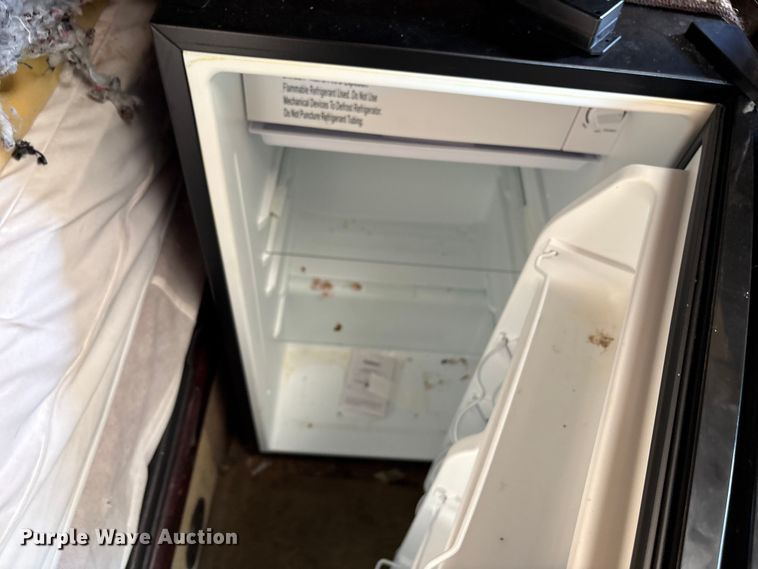 image for item ET7051 2012 Freightliner Coronado semi truck