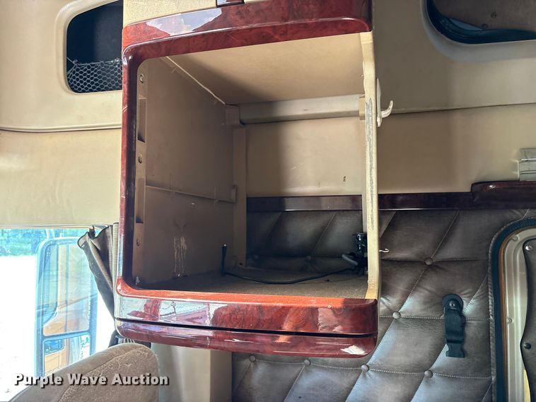 image for item ET7051 2012 Freightliner Coronado semi truck