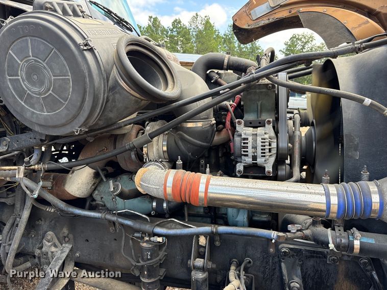 image for item ET7051 2012 Freightliner Coronado semi truck