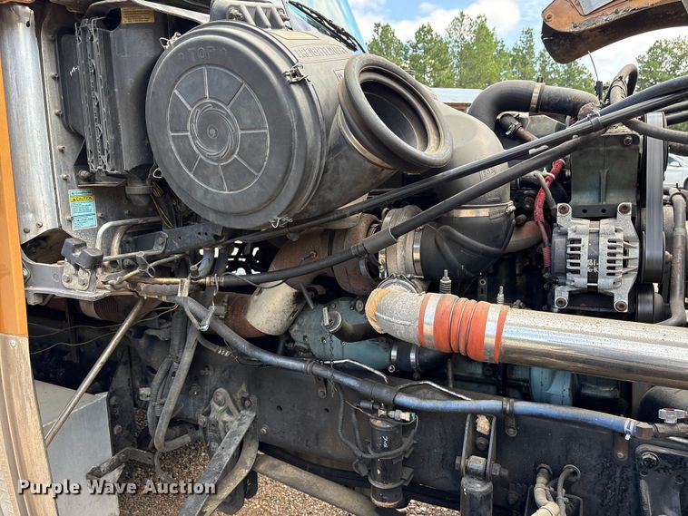 image for item ET7051 2012 Freightliner Coronado semi truck