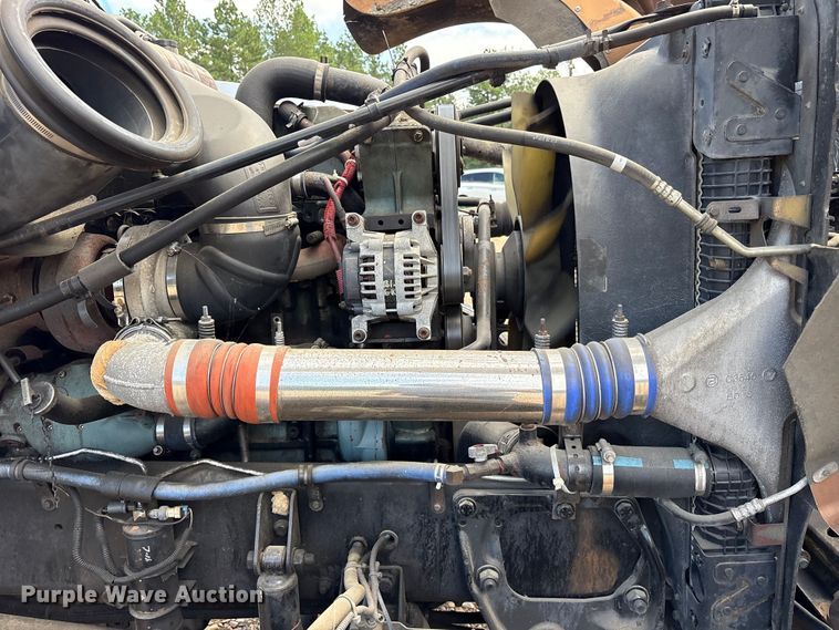 image for item ET7051 2012 Freightliner Coronado semi truck