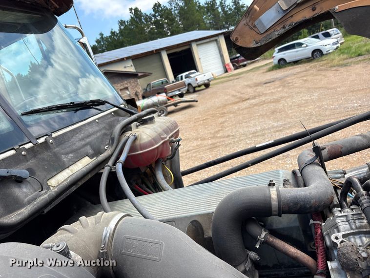 image for item ET7051 2012 Freightliner Coronado semi truck