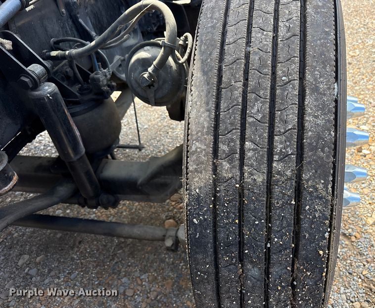 image for item ET7051 2012 Freightliner Coronado semi truck