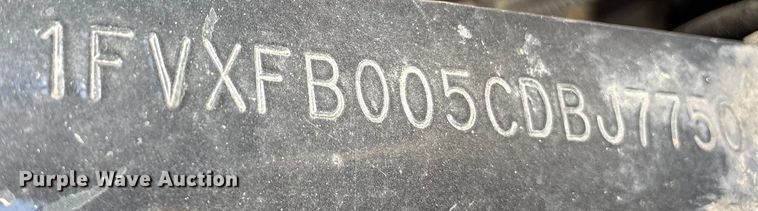 image for item ET7051 2012 Freightliner Coronado semi truck