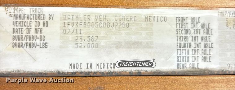 image for item ET7051 2012 Freightliner Coronado semi truck