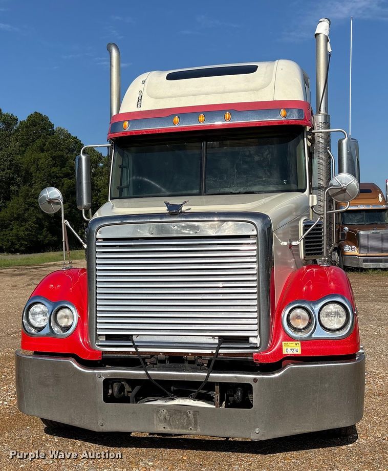 image for item ET7052 2011 Freightliner Coronado semi truck
