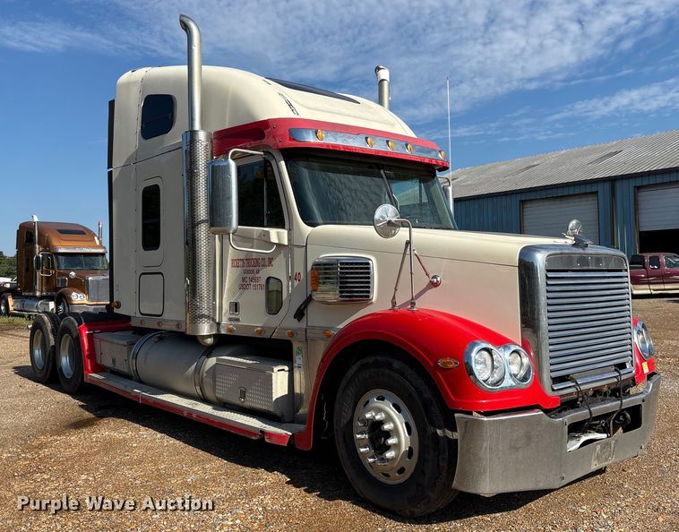 image for item ET7052 2011 Freightliner Coronado semi truck