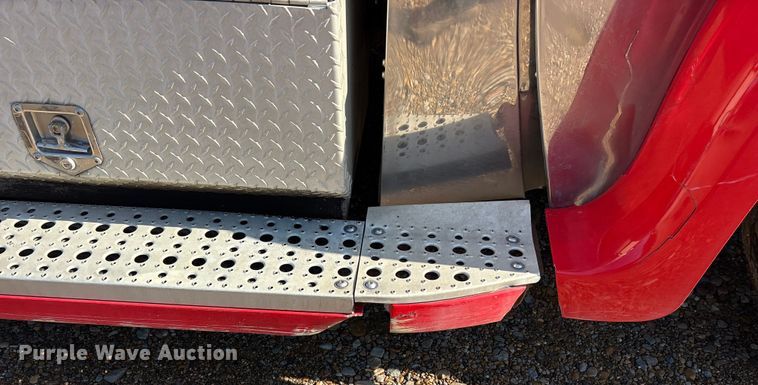 image for item ET7052 2011 Freightliner Coronado semi truck