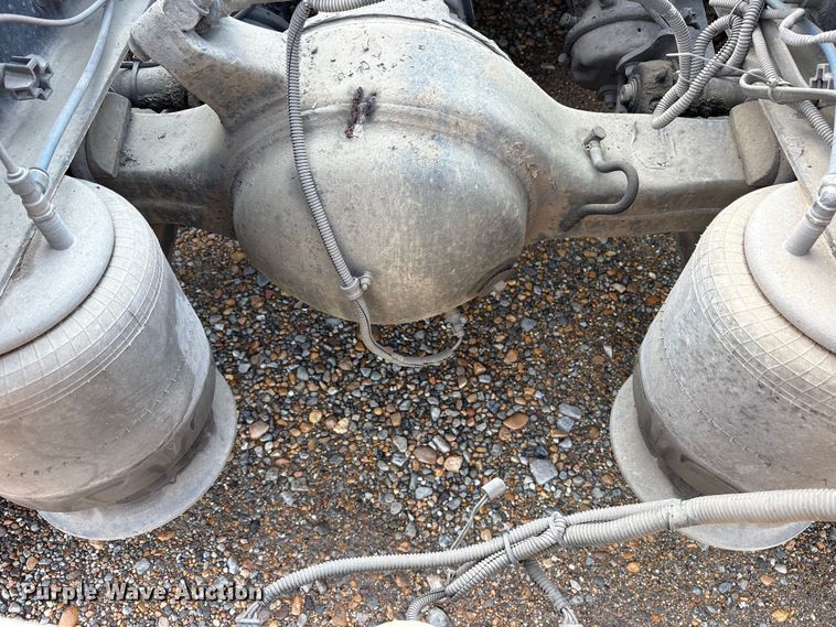 image for item ET7052 2011 Freightliner Coronado semi truck