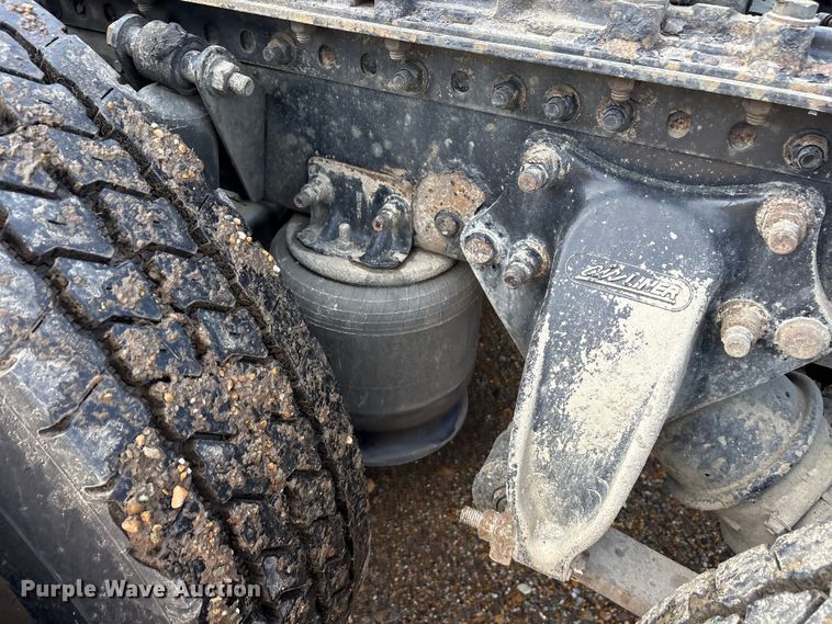 image for item ET7052 2011 Freightliner Coronado semi truck