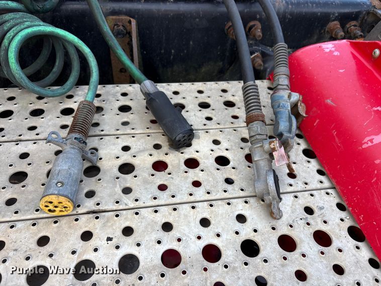 image for item ET7052 2011 Freightliner Coronado semi truck