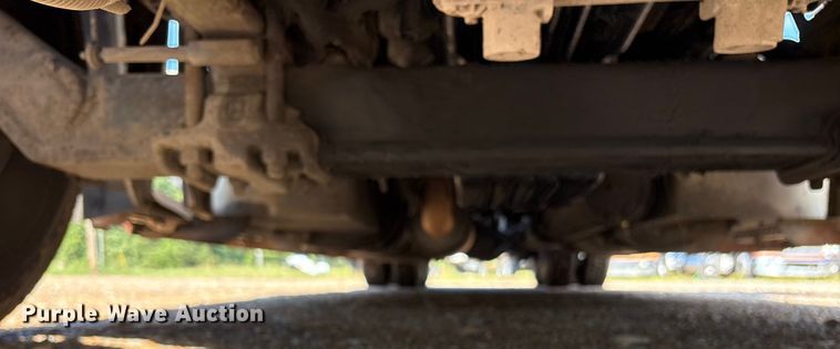 image for item ET7052 2011 Freightliner Coronado semi truck