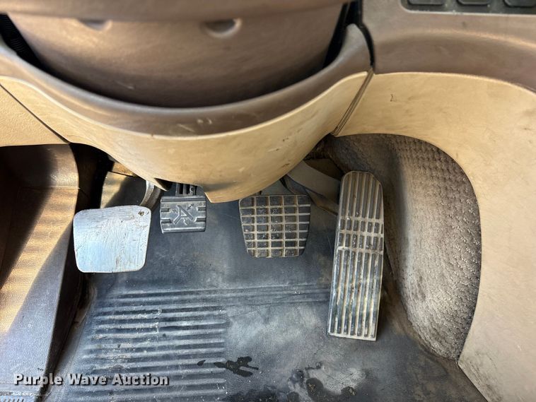 image for item ET7052 2011 Freightliner Coronado semi truck