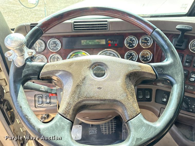 image for item ET7052 2011 Freightliner Coronado semi truck