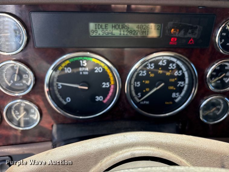 image for item ET7052 2011 Freightliner Coronado semi truck