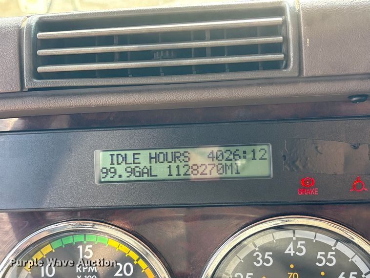 image for item ET7052 2011 Freightliner Coronado semi truck