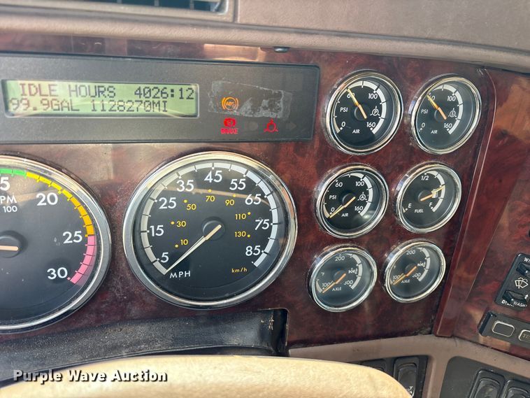 image for item ET7052 2011 Freightliner Coronado semi truck