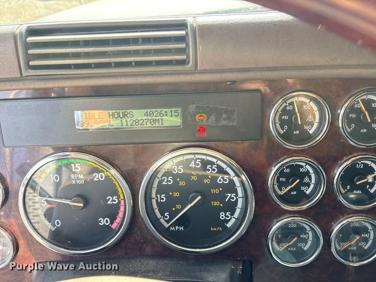 image for item ET7052 2011 Freightliner Coronado semi truck