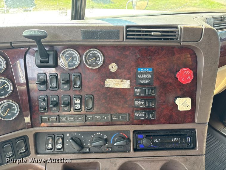 image for item ET7052 2011 Freightliner Coronado semi truck