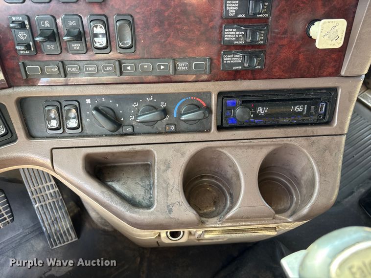 image for item ET7052 2011 Freightliner Coronado semi truck