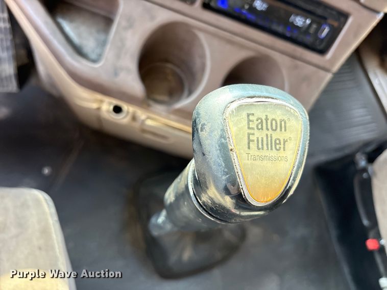 image for item ET7052 2011 Freightliner Coronado semi truck