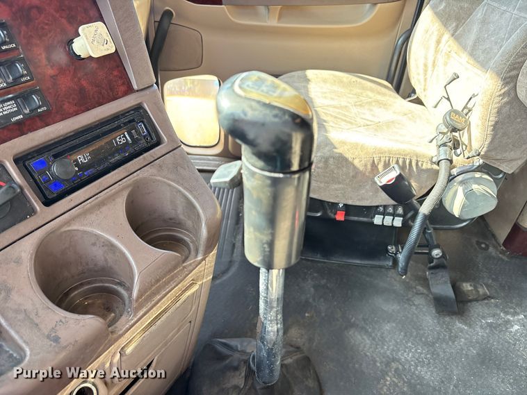 image for item ET7052 2011 Freightliner Coronado semi truck